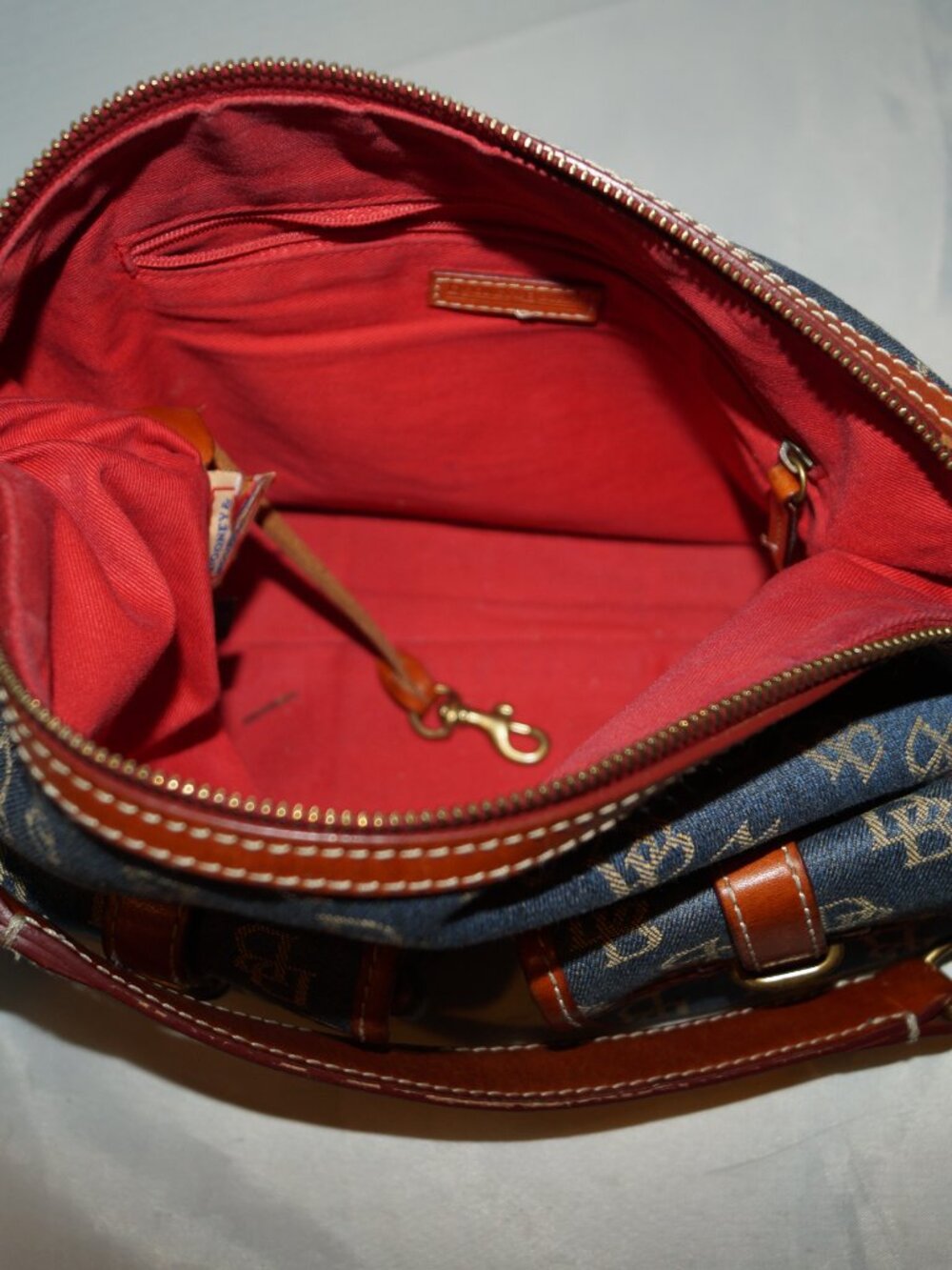 Dooney & Bourke Denim Handbag Blue Brown Leather Large Purse Monogram Medallion - Picture 6 of 12